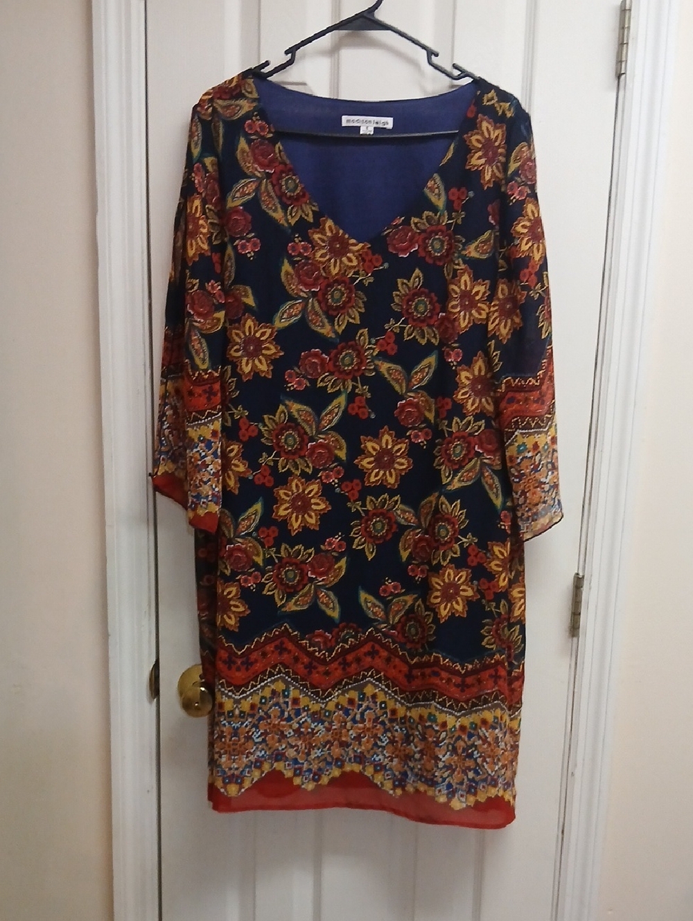 Madison Leigh Boho Chiffon Shift Dress with Split Sleeves Navy Plus Size 16. - Picture 2 of 13